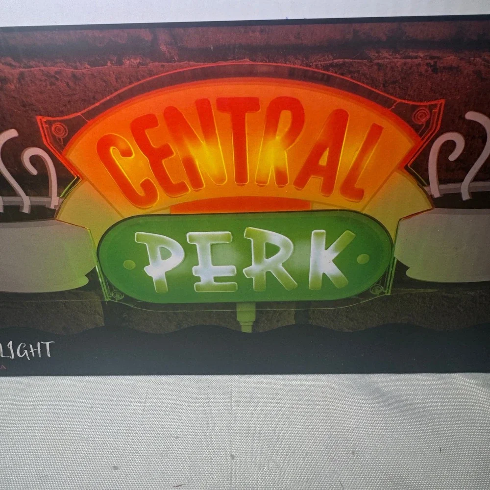Friends Central Perk LED Neon Light Wall Mountable USB Powered Paladone New